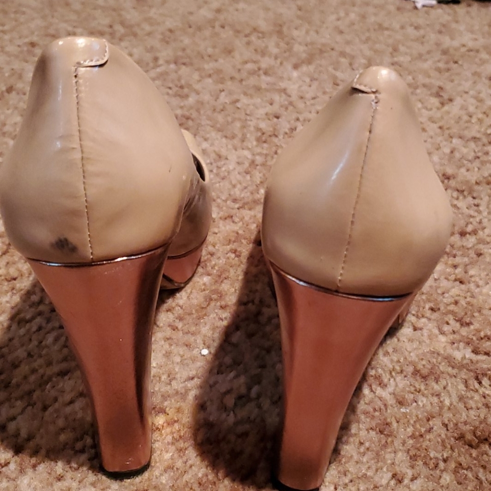 Heels - Picture 3 of 6